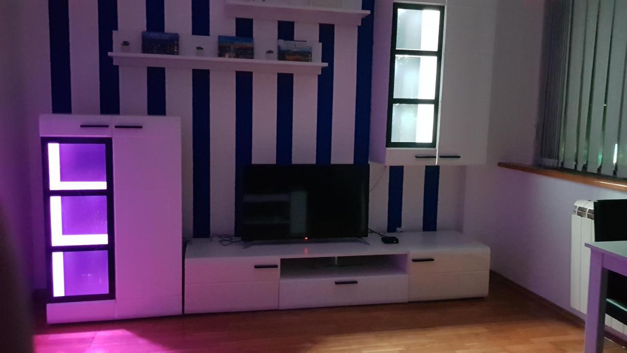Central Apartment With 24-7 Building Security Novi Sad Exterior photo