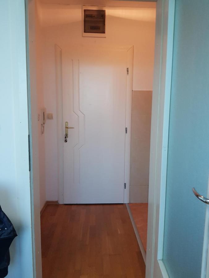 Central Apartment With 24-7 Building Security Novi Sad Exterior photo